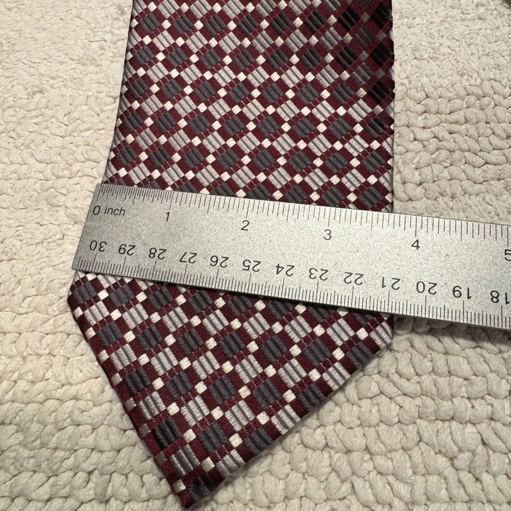 Geoffrey Beene Tie Burgundy Silver Geometric Silk Business Formal Necktie Casual